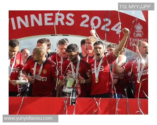 英超球队曼联官方确认：球队签下年轻天才前锋，打破转会市场纪录